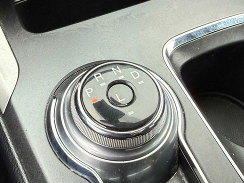 Used 2020 Ford Fusion SE FWD image 25
