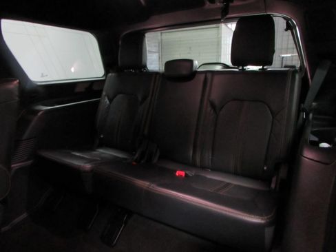 Certified 2024 Ford Expedition Platinum AWD/4WD image 16