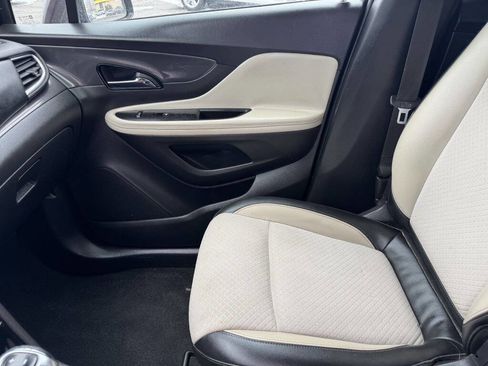 Used 2018 Buick Encore Preferred image 12