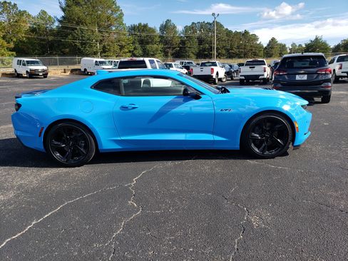 Used 2022 Chevrolet Camaro LT w/ RS Package image 5