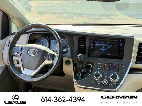 Used 2015 Toyota Sienna XLE FWD image 15