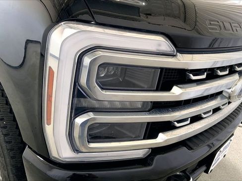 Used 2024 Ford F350 Platinum w/ FX4 Off-Road Package AWD/4WD image 12
