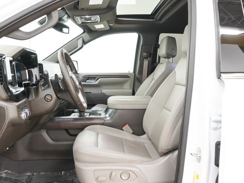 Used 2023 GMC Sierra 1500 SLT AWD/4WD image 24