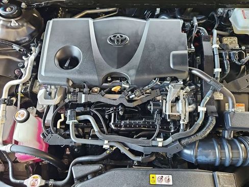 Used 2020 Toyota Camry SE w/ Sunroof Package FWD image 30