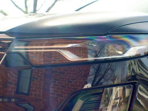 Used 2025 Cadillac XT6 Luxury image 17