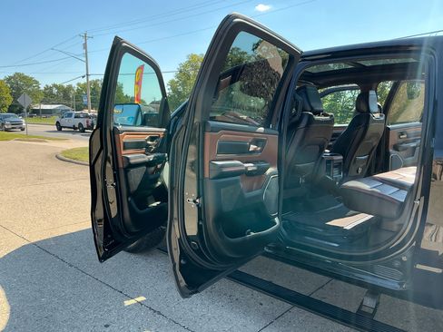Used 2022 RAM 1500 Limited image 10