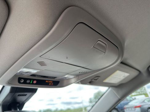 Used 2024 Chevrolet Equinox LT FWD image 31
