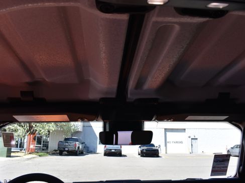 Used 2025 Jeep Gladiator Rubicon w/ Technology Group image 28