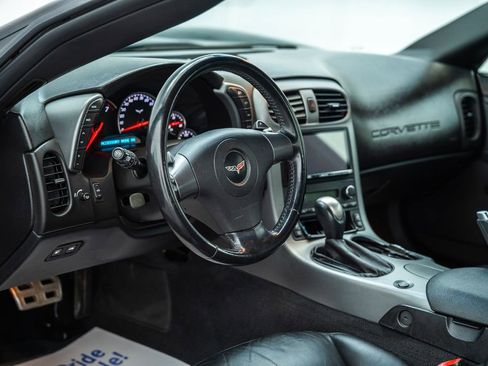 Used 2006 Chevrolet Corvette Convertible w/ Preferred Equipment Group image 22