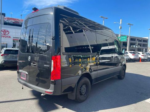 Used 2024 Mercedes-Benz Sprinter 2500 image 4