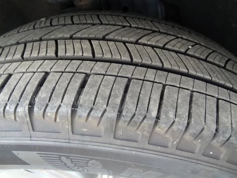 Used 2023 Ford Explorer XLT w/ Equipment Group 202A image 16