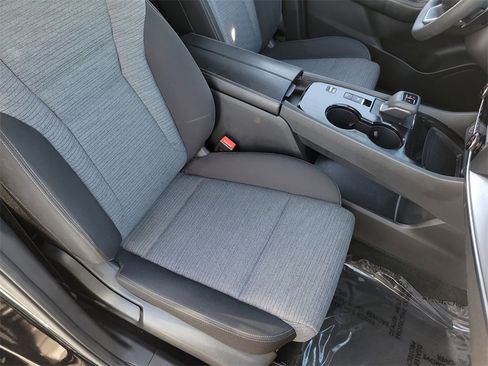 Used 2023 Nissan Rogue SV image 20