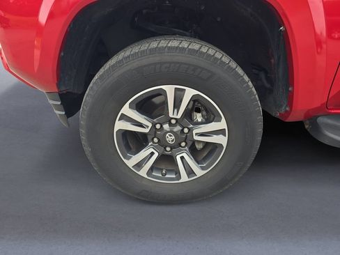 Used 2017 Toyota Tacoma TRD Sport RWD image 11