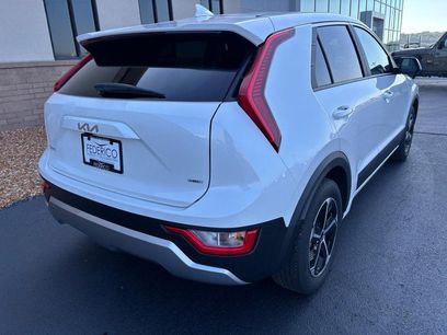 Used 2025 Kia Niro LX
