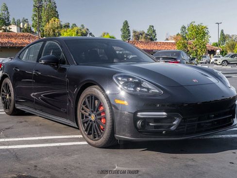 Used 2023 Porsche Panamera GTS image 12