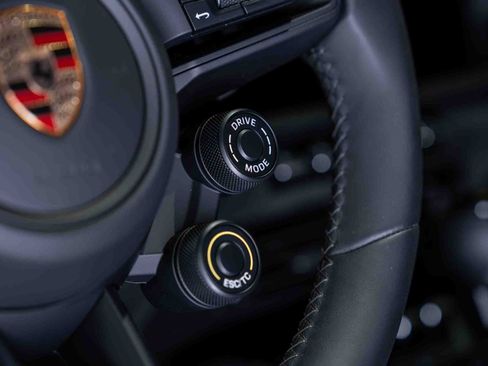 Used 2025 Porsche 911 GT3 RS RWD image 37