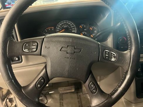 Used 2005 Chevrolet Silverado 2500 LT w/ Heavy-Duty Power Package AWD/4WD image 15