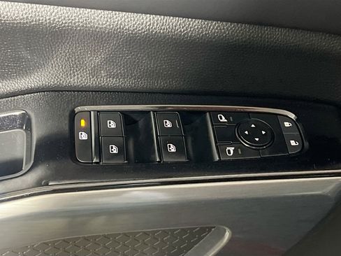 Used 2022 Nissan Pathfinder SL w/ SL Premium Package image 16