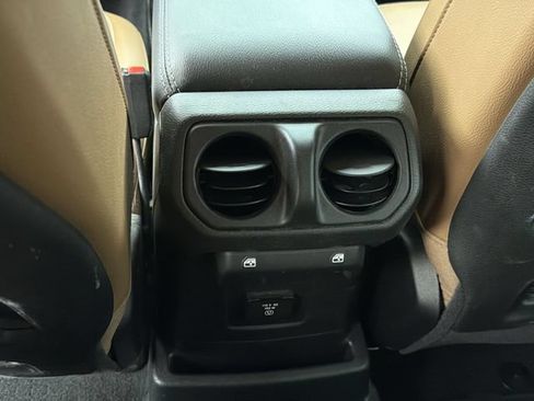 Used 2023 Jeep Wrangler Unlimited Rubicon w/ Steel Bumper Group AWD/4WD image 18