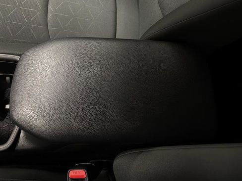 Used 2024 Toyota RAV4 XLE FWD image 19