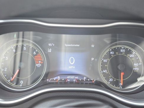 Used 2023 Jeep Cherokee Altitude Lux image 22