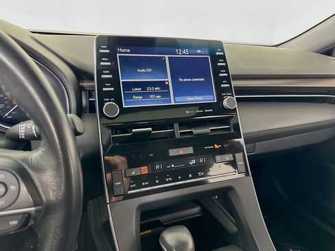 Certified 2019 Toyota Avalon XLE w/ Moonroof Package image 16
