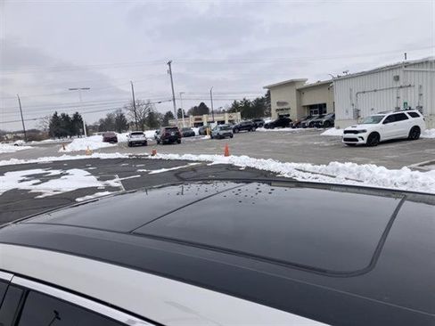 Used 2022 Lincoln Nautilus Reserve w/ Equipment Group 201A image 10