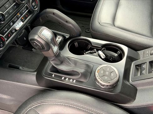 Certified 2025 Ford Bronco Badlands AWD/4WD image 16