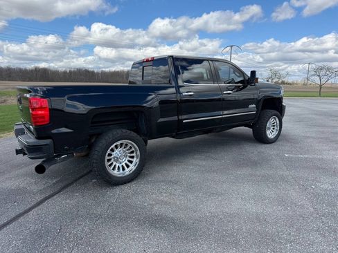Used 2017 Chevrolet Silverado 2500 High Country w/ Duramax Plus Package image 5