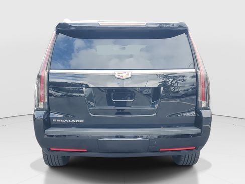 Used 2019 Cadillac Escalade 2WD image 6