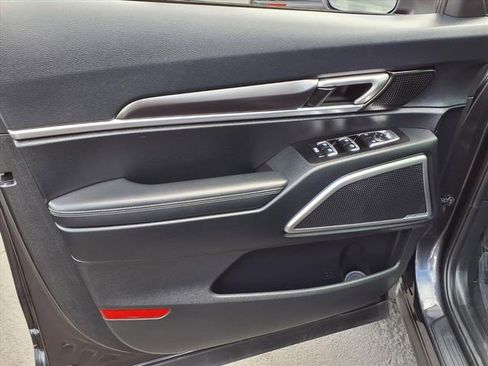 Used 2025 Kia Telluride S image 12