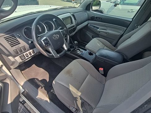 Used 2015 Toyota Tacoma PreRunner w/ Convenience Package RWD image 12