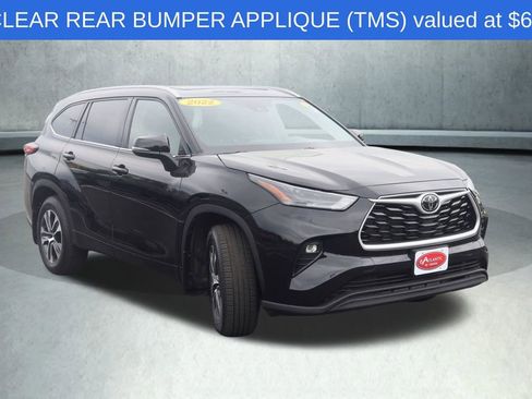 Used 2022 Toyota Highlander XLE AWD/4WD image 7