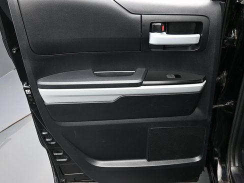 Used 2017 Toyota Tundra SR5 image 11