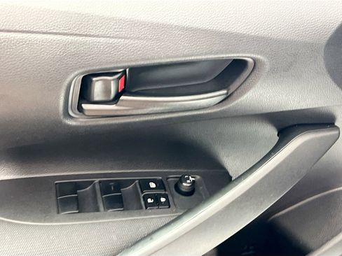 Used 2022 Toyota Corolla LE image 16