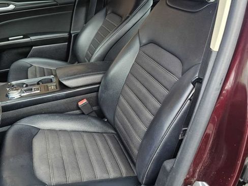 Used 2018 Ford Fusion SE w/ Equipment Group 601A FWD image 12