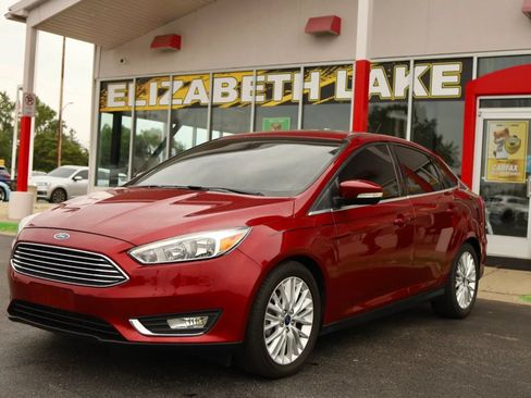 Used 2017 Ford Focus Titanium FWD image 1