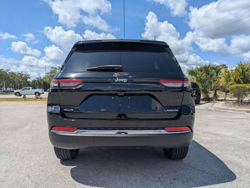 Certified 2024 Jeep Grand Cherokee Laredo X w/ Trailer Tow Package AWD/4WD image 5