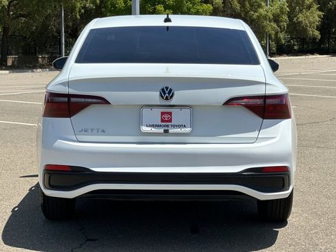Used 2022 Volkswagen Jetta S FWD image 5