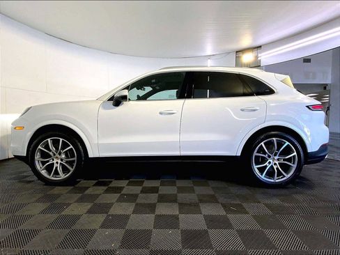 Certified 2026 Porsche Cayenne AWD/4WD image 2