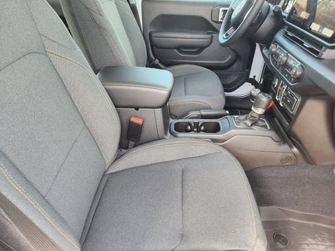 New 2026 Jeep Gladiator Sport AWD/4WD image 14
