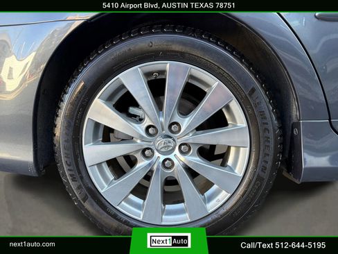 Used 2012 Toyota Avalon Limited image 41