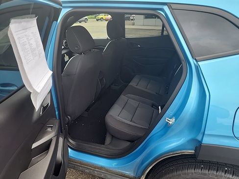 Used 2025 Chevrolet Trax RS w/ Driver Confidence Package FWD image 11