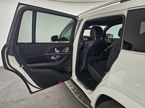 Used 2023 Mercedes-Benz GLS 580 4MATIC image 24