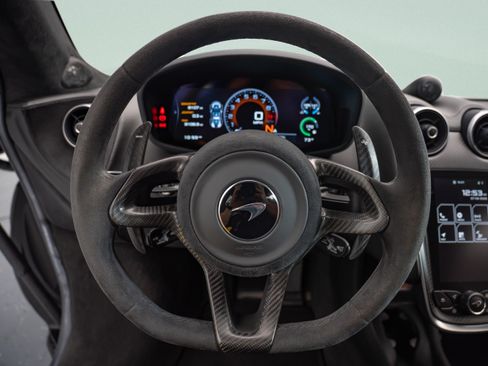 Used 2019 McLaren 600LT RWD image 11