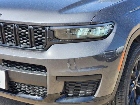 New 2025 Jeep Grand Cherokee L Laredo image 7