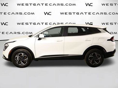 Used 2023 Kia Sportage LX AWD/4WD image 5
