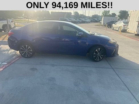 Used 2017 Toyota Corolla SE FWD image 2