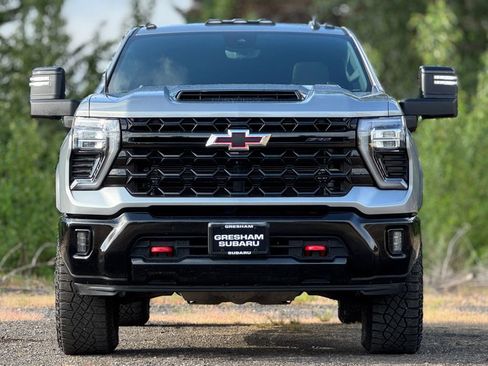 Used 2024 Chevrolet Silverado 2500 ZR2 w/ Technology Package AWD/4WD image 2