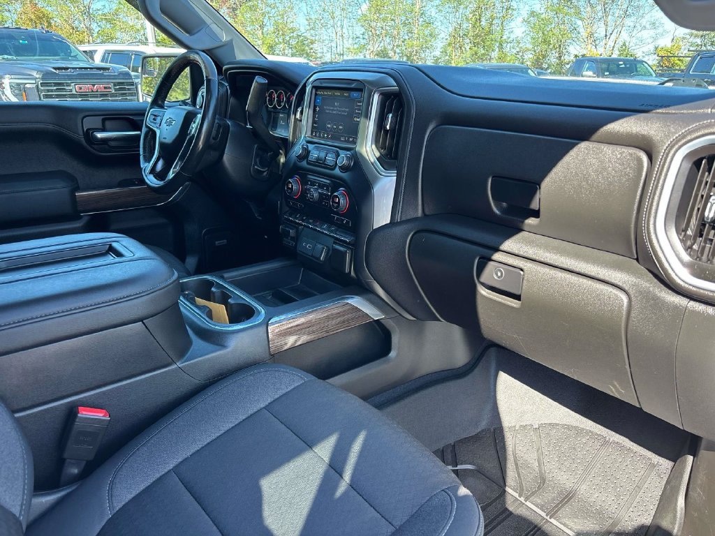 Used 2019 Chevrolet Silverado 1500 LT Trail Boss AWD/4WD image 17